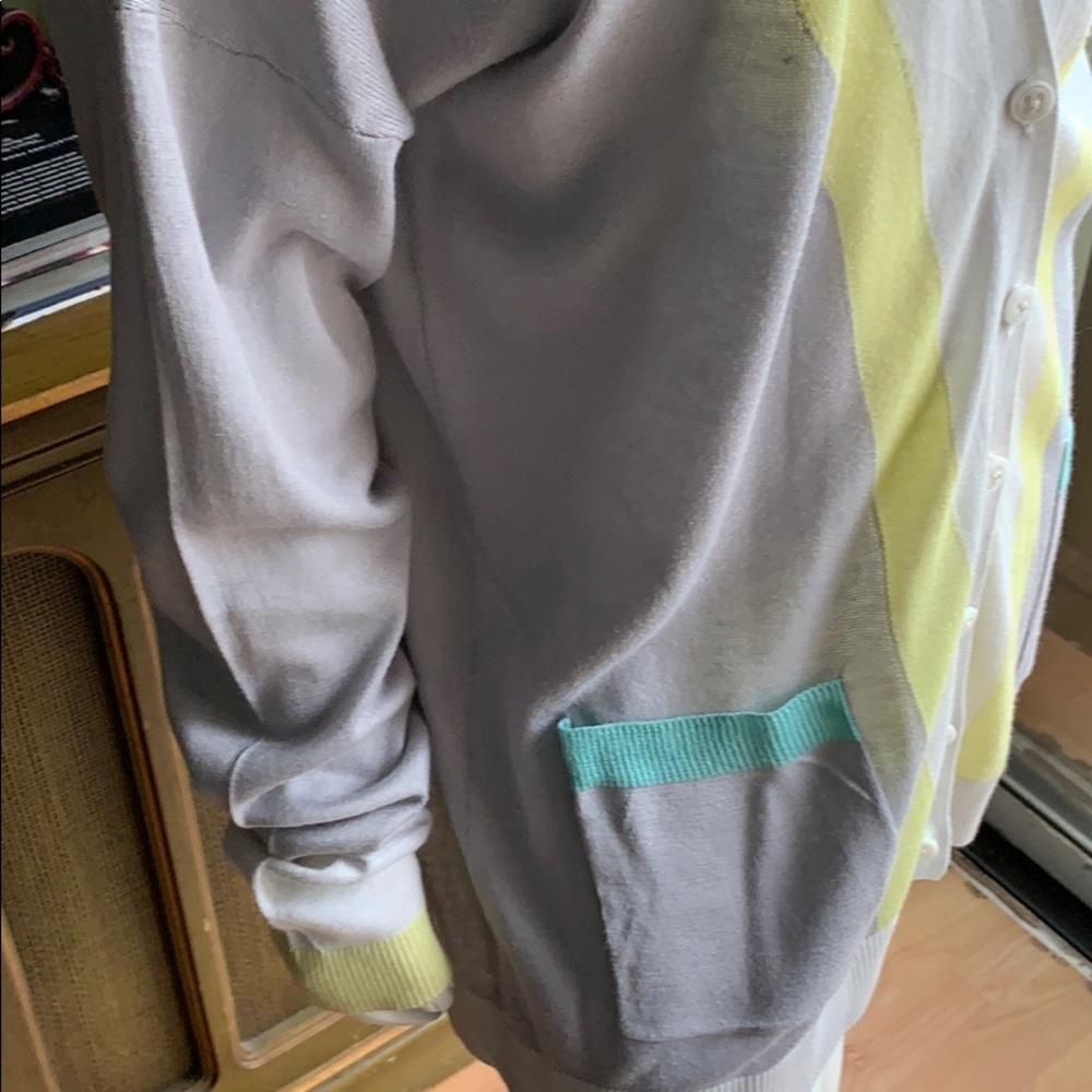 Sweater - Picture 4 of 10